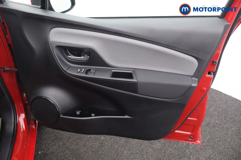 Toyota Yaris Icon Automatic Petrol-Electric Hybrid Hatchback - Stock Number (1596988) - 17th supplementary image