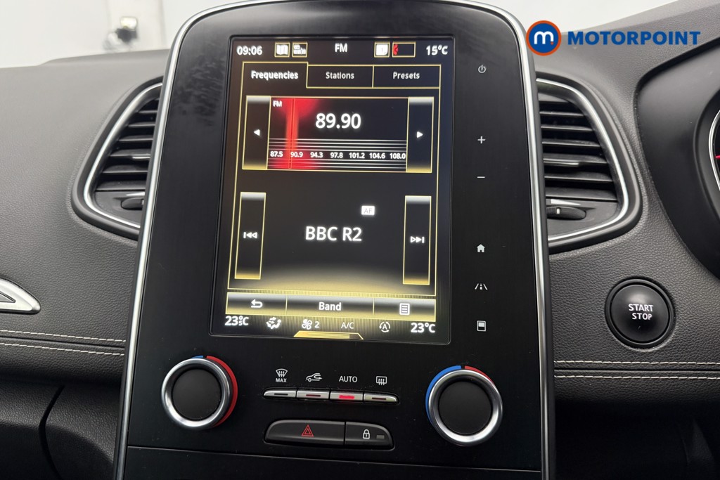 Renault Grand Scenic Signature Manual Petrol People Carrier - Stock Number (1597132) - 4th supplementary image