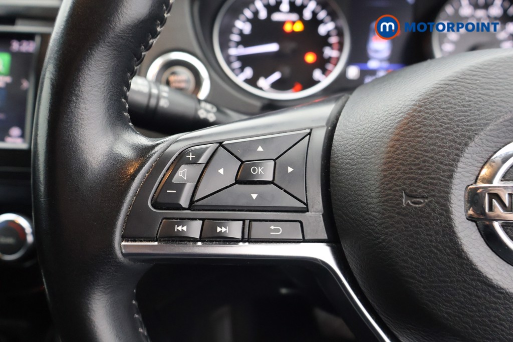 Nissan Qashqai N-Connecta Automatic Petrol SUV - Stock Number (1597366) - 2nd supplementary image