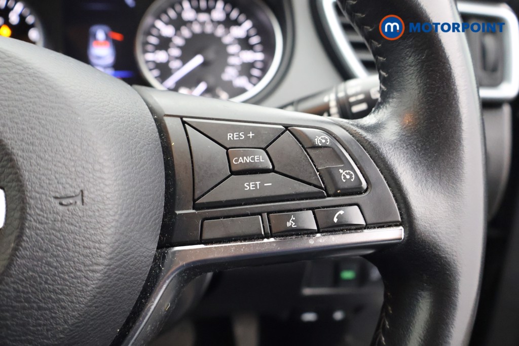 Nissan Qashqai N-Connecta Automatic Petrol SUV - Stock Number (1597366) - 3rd supplementary image