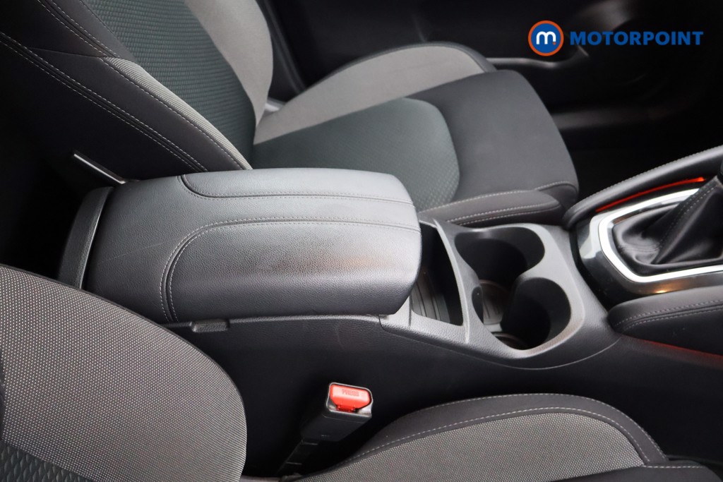 Nissan Qashqai N-Connecta Automatic Petrol SUV - Stock Number (1597366) - 9th supplementary image