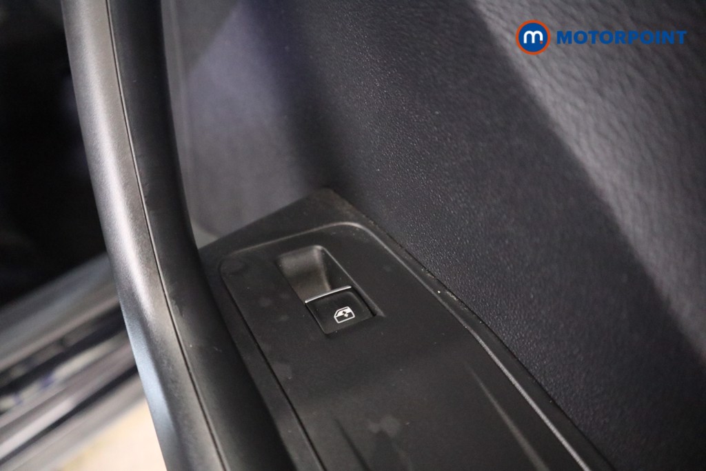 Volkswagen T-Roc Black Edition Automatic Petrol SUV - Stock Number (1597436) - 17th supplementary image