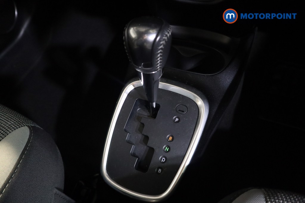 Toyota Yaris Y20 Automatic Petrol-Electric Hybrid Hatchback - Stock Number (1597574) - 9th supplementary image