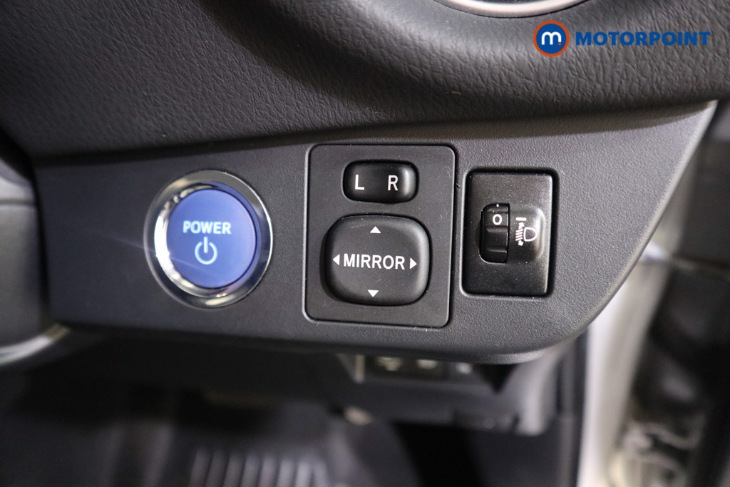 Toyota Yaris Y20 Automatic Petrol-Electric Hybrid Hatchback - Stock Number (1597574) - 10th supplementary image