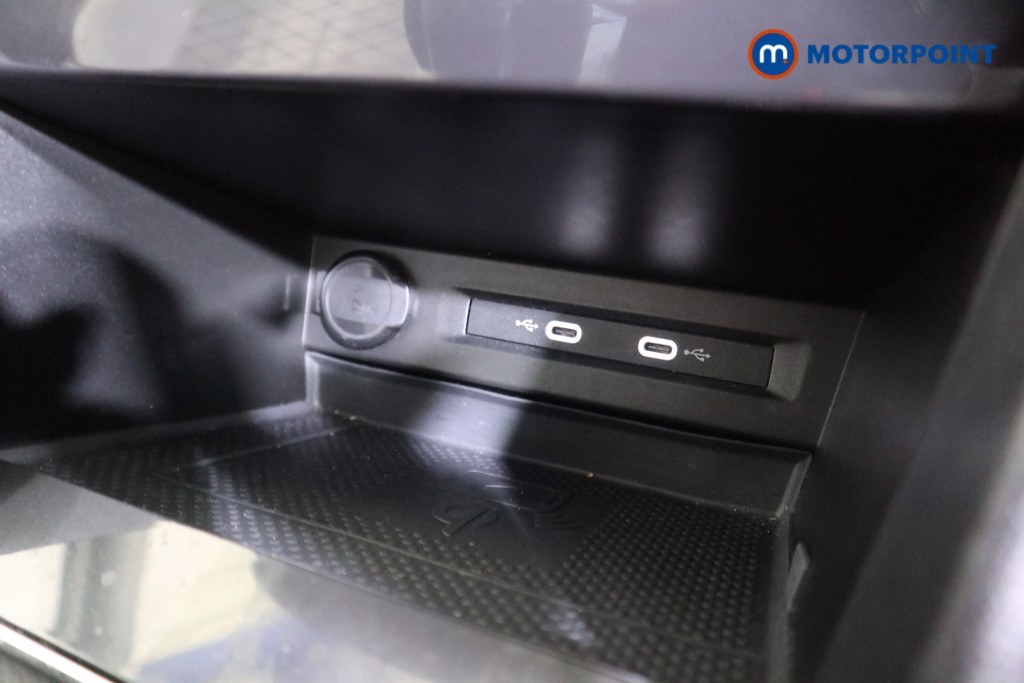 Volkswagen Tiguan Allspace R-Line Automatic Petrol SUV - Stock Number (1597847) - 9th supplementary image