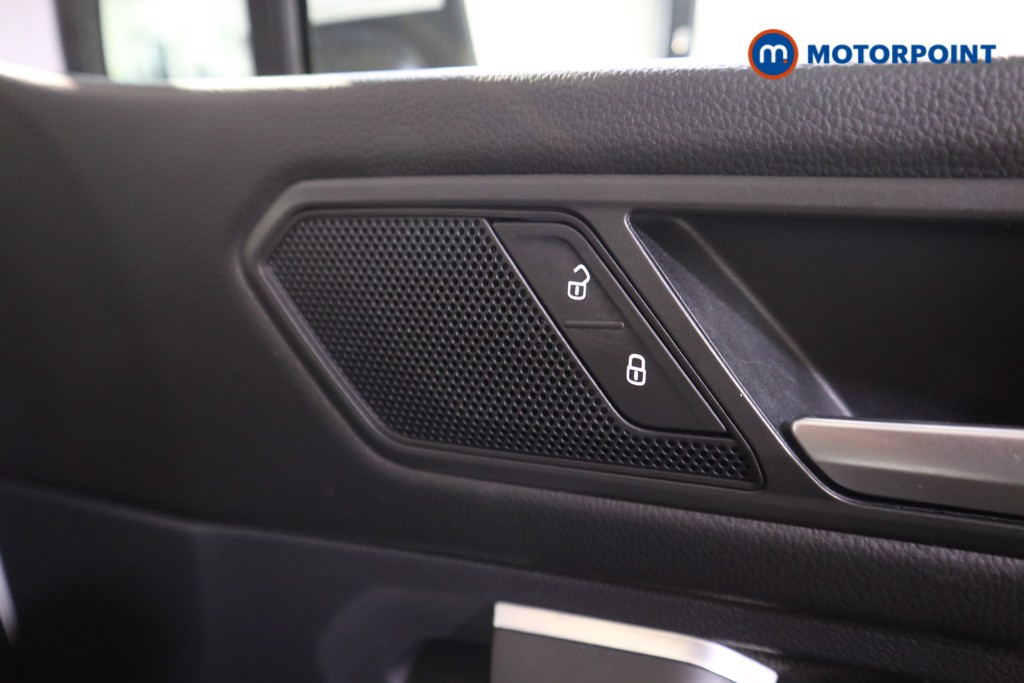 Volkswagen Tiguan Allspace R-Line Automatic Petrol SUV - Stock Number (1597847) - 15th supplementary image