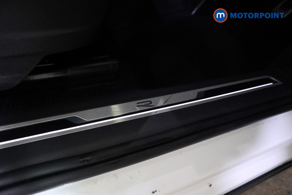 Volkswagen Tiguan Allspace R-Line Automatic Petrol SUV - Stock Number (1597847) - 16th supplementary image