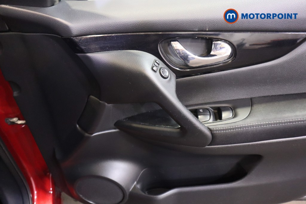 Nissan Qashqai N-Tec Manual Diesel SUV - Stock Number (1598409) - 9th supplementary image