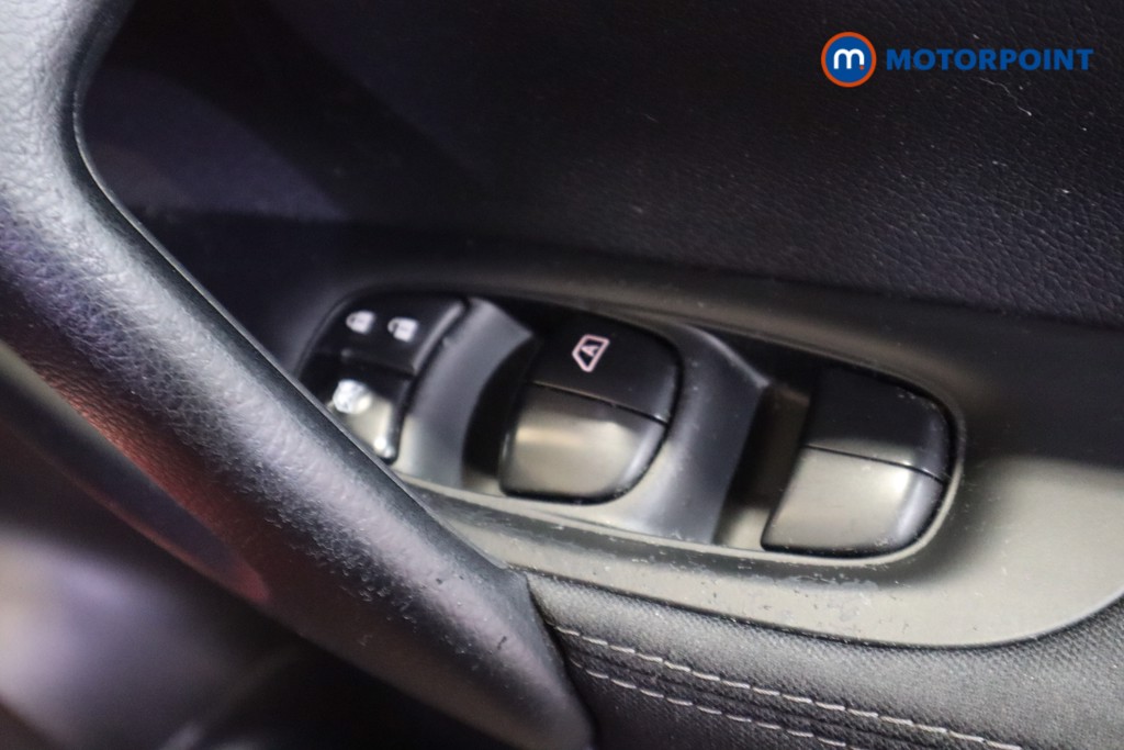 Nissan Qashqai N-Tec Manual Diesel SUV - Stock Number (1598409) - 11th supplementary image