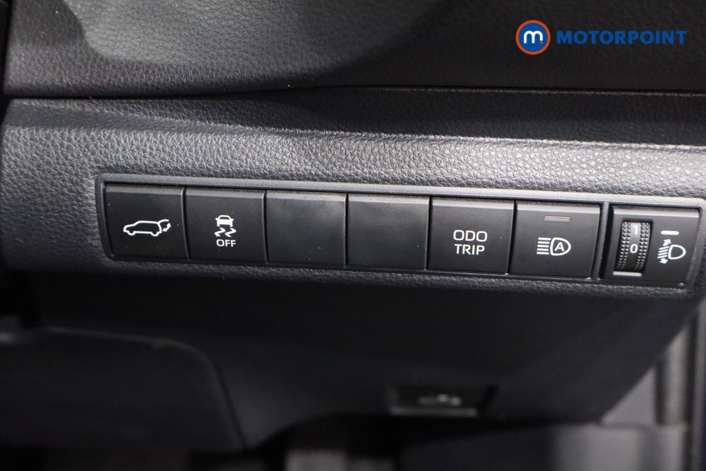 Toyota Corolla Design Automatic Petrol-Electric Hybrid Estate - Stock Number (1598752) - 21st supplementary image