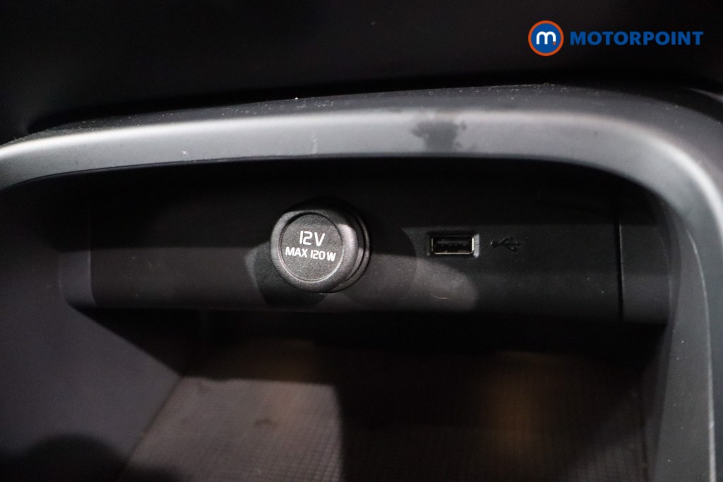 Volvo Xc40 R Design Manual Petrol SUV - Stock Number (1599072) - 18th supplementary image