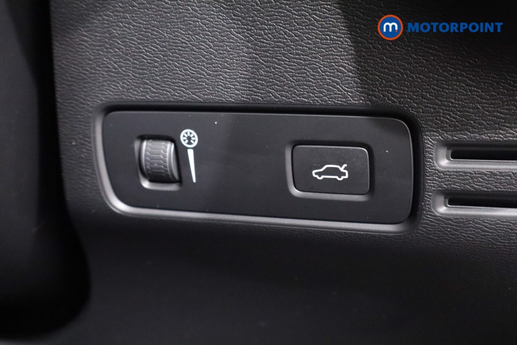 Volvo Xc40 R Design Manual Petrol SUV - Stock Number (1599072) - 23rd supplementary image