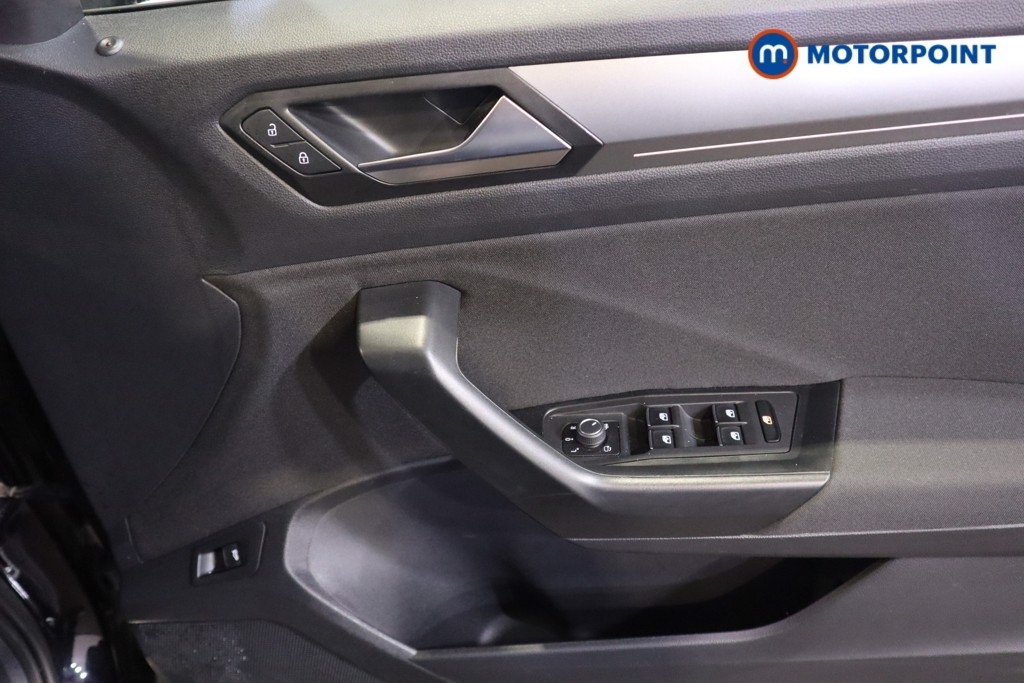Volkswagen T-Roc Active Automatic Petrol SUV - Stock Number (1599075) - 9th supplementary image