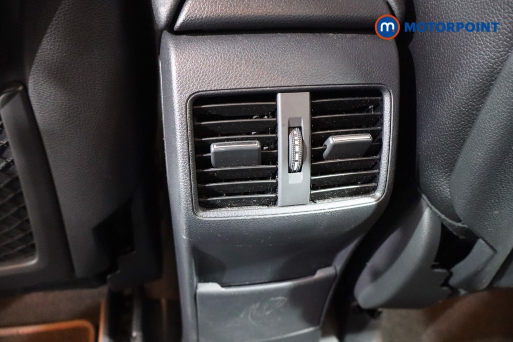 Mercedes-Benz B Class Amg Line Manual Diesel Hatchback - Stock Number (1599076) - 17th supplementary image