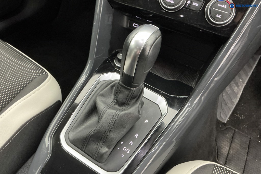 Volkswagen T-Roc SEL Automatic Petrol SUV - Stock Number (1571867) - 15th supplementary image