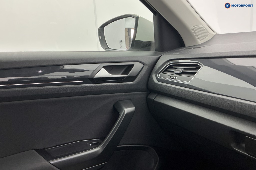 Volkswagen T-Roc SEL Automatic Petrol SUV - Stock Number (1571867) - 17th supplementary image
