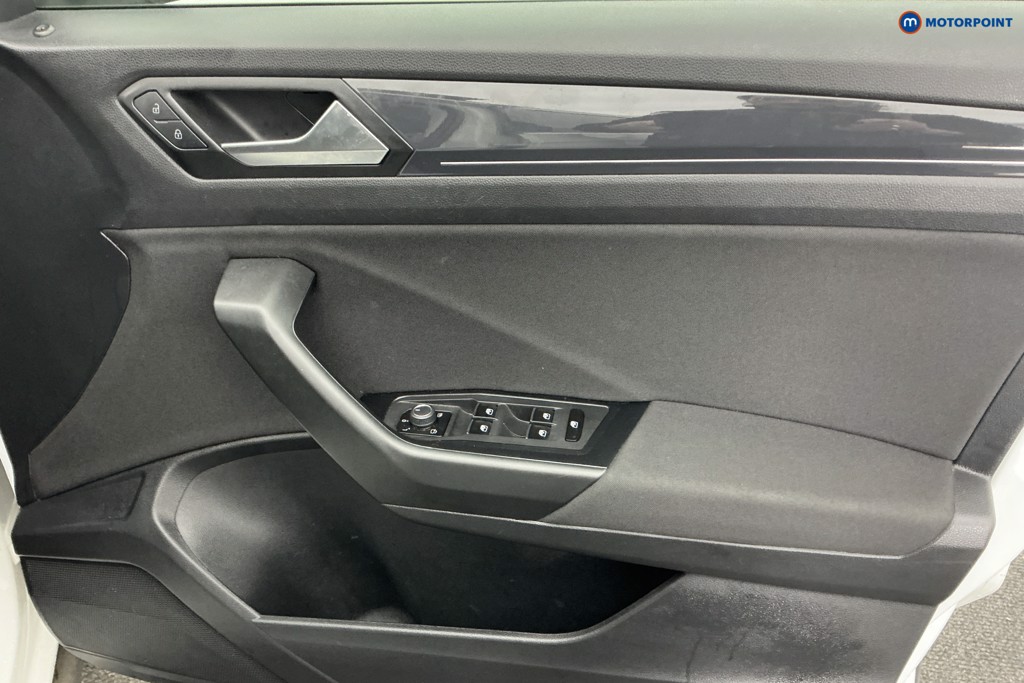 Volkswagen T-Roc SEL Automatic Petrol SUV - Stock Number (1571867) - 21st supplementary image