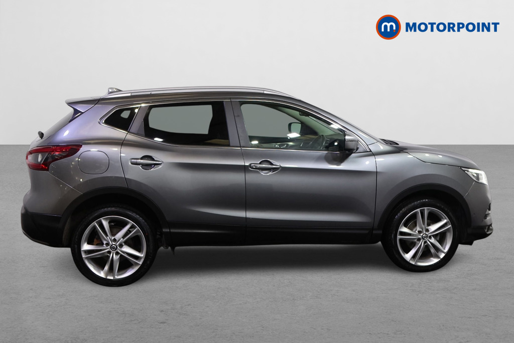 Nissan Qashqai N-Motion Manual Diesel SUV - Stock Number (1576982) - Drivers side