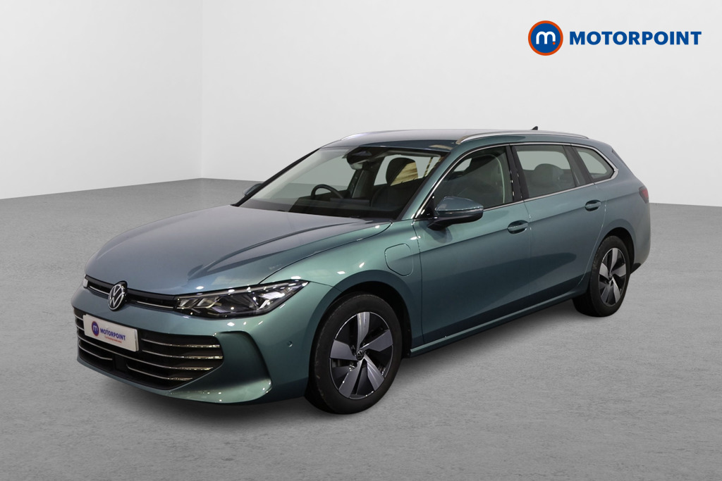 Volkswagen Passat Life Automatic Petrol Plug-In Hybrid Estate - Stock Number (1578097) - Passenger side front corner