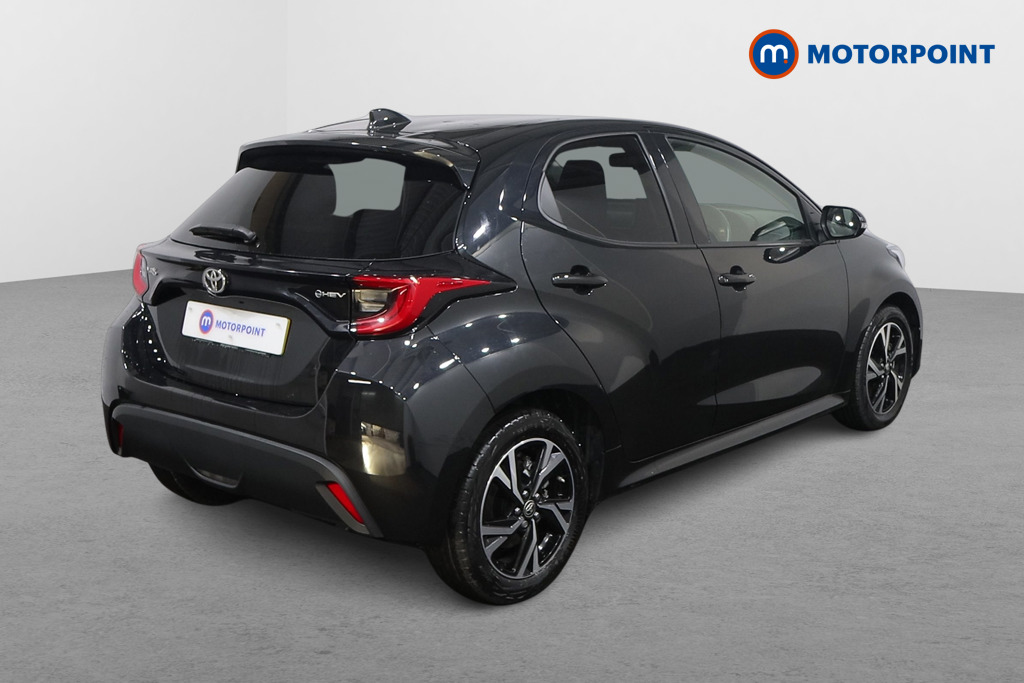 Toyota Yaris Design Automatic Petrol-Electric Hybrid Hatchback - Stock Number (1580669) - Drivers side rear corner