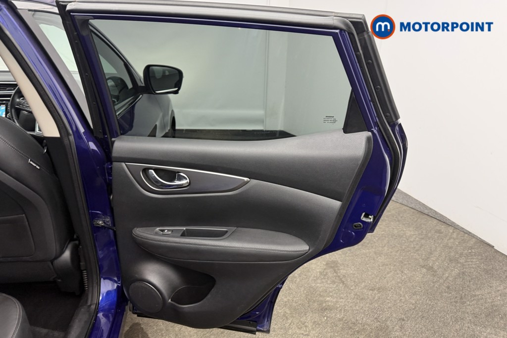 Nissan Qashqai Tekna Manual Petrol SUV - Stock Number (1581434) - 14th supplementary image