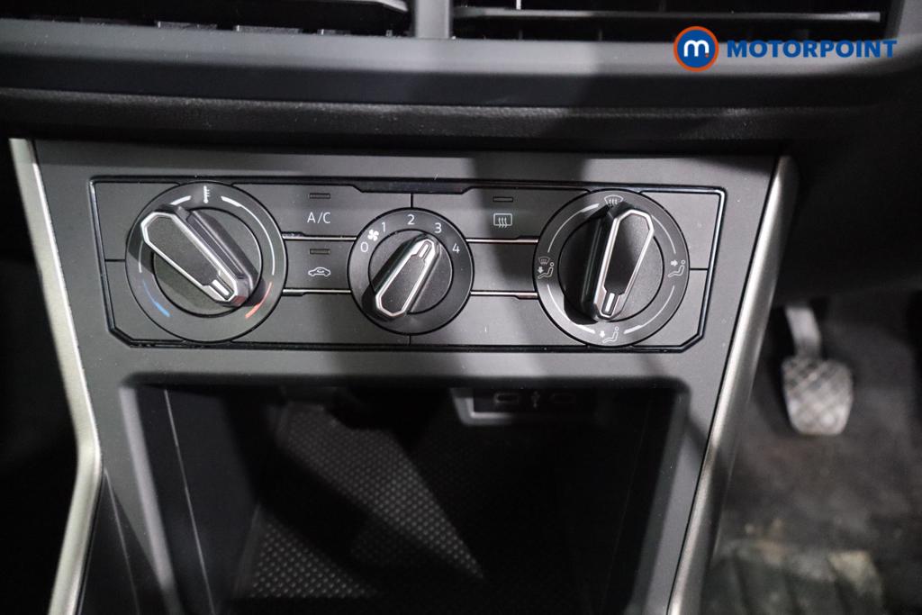 Volkswagen Polo Match Manual Petrol Hatchback - Stock Number (1587683) - 4th supplementary image