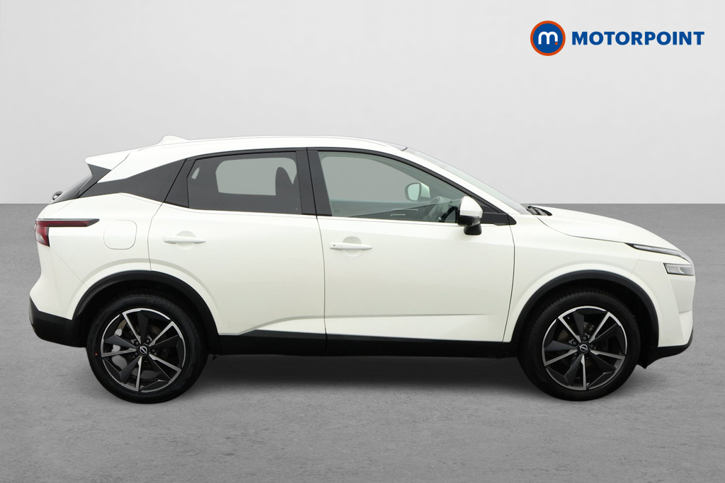Nissan Qashqai Tekna Automatic Petrol SUV - Stock Number (1587744) - Drivers side