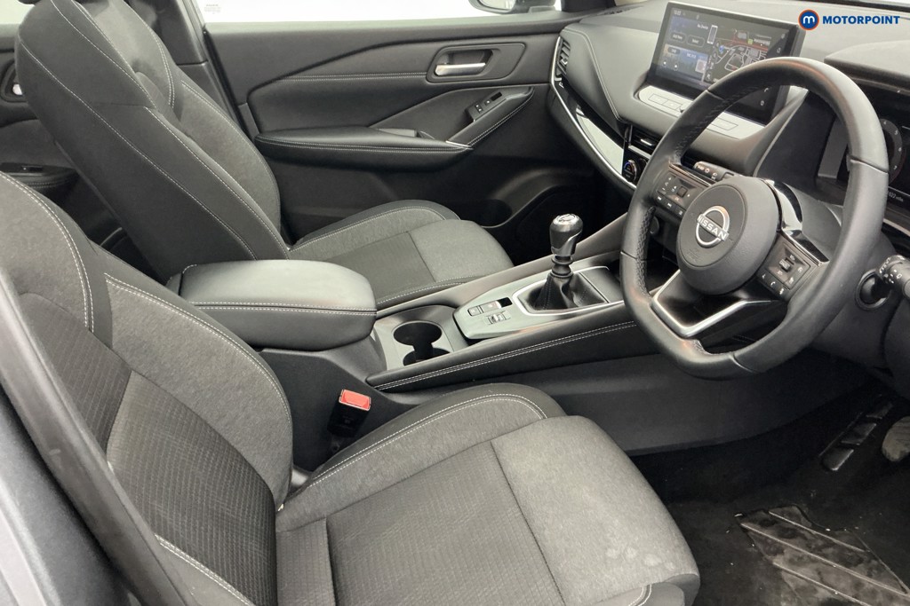 Nissan Qashqai N-Connecta Manual Petrol SUV - Stock Number (1588759) - 5th supplementary image