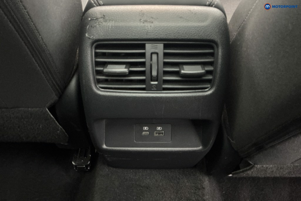 Nissan Qashqai N-Connecta Manual Petrol SUV - Stock Number (1588759) - 9th supplementary image