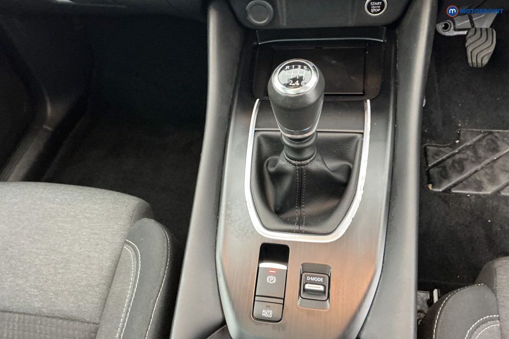 Nissan Qashqai N-Connecta Manual Petrol SUV - Stock Number (1588759) - 14th supplementary image