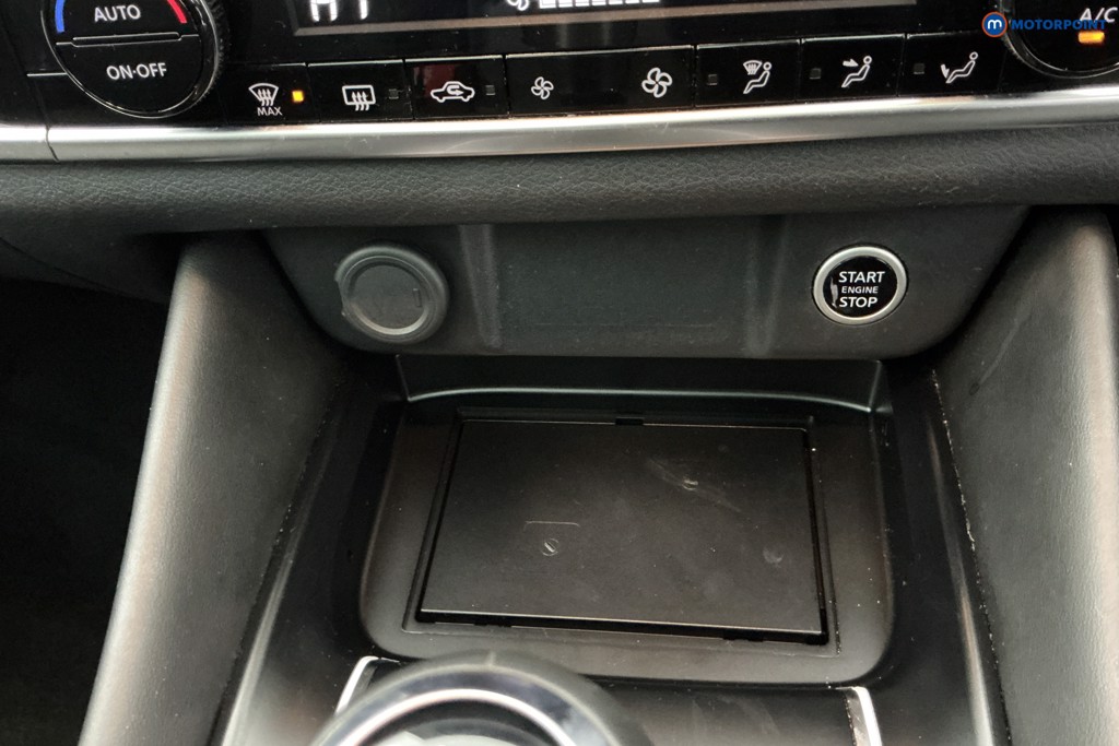 Nissan Qashqai N-Connecta Manual Petrol SUV - Stock Number (1588759) - 15th supplementary image