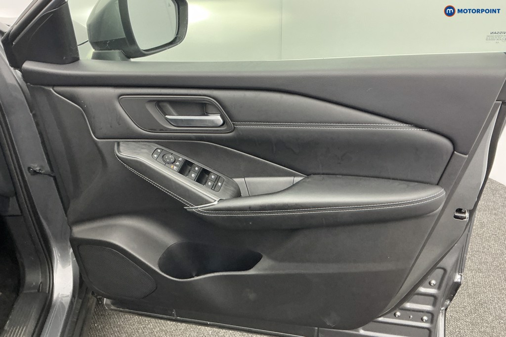 Nissan Qashqai N-Connecta Manual Petrol SUV - Stock Number (1588759) - 21st supplementary image