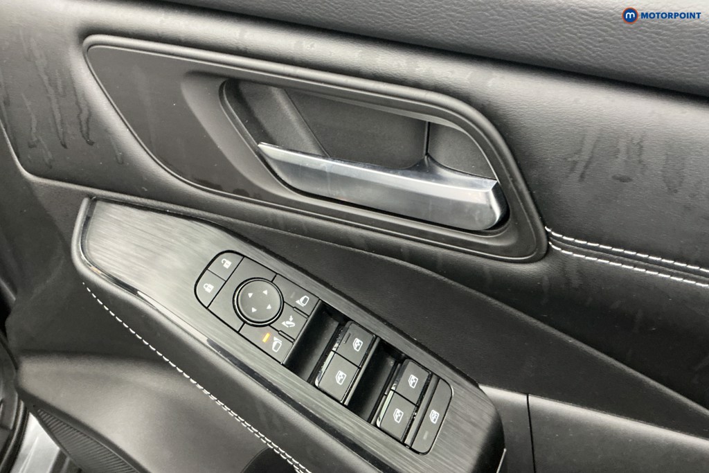 Nissan Qashqai N-Connecta Manual Petrol SUV - Stock Number (1588759) - 22nd supplementary image