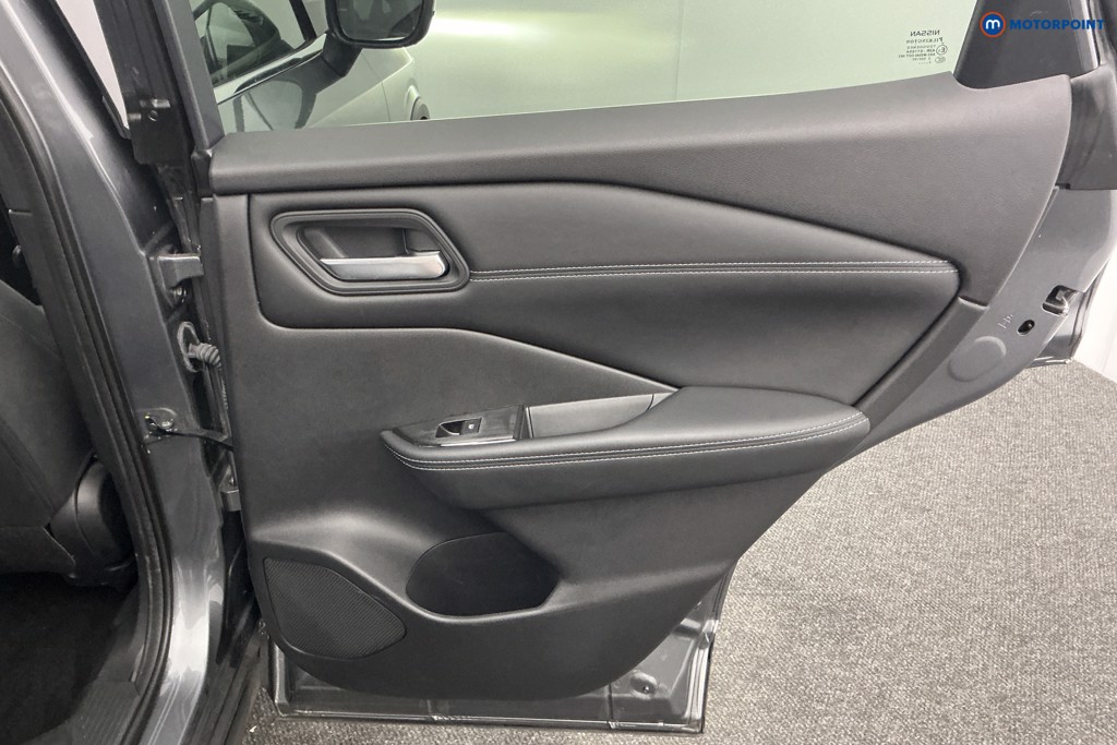 Nissan Qashqai N-Connecta Manual Petrol SUV - Stock Number (1588759) - 23rd supplementary image