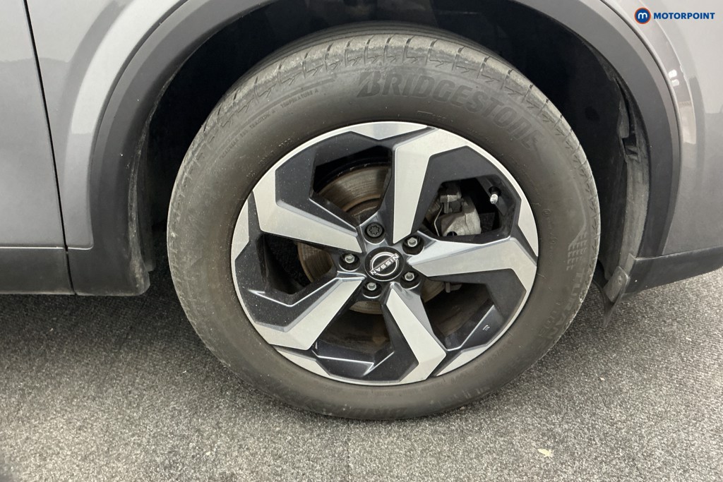 Nissan Qashqai N-Connecta Manual Petrol SUV - Stock Number (1588759) - 32nd supplementary image