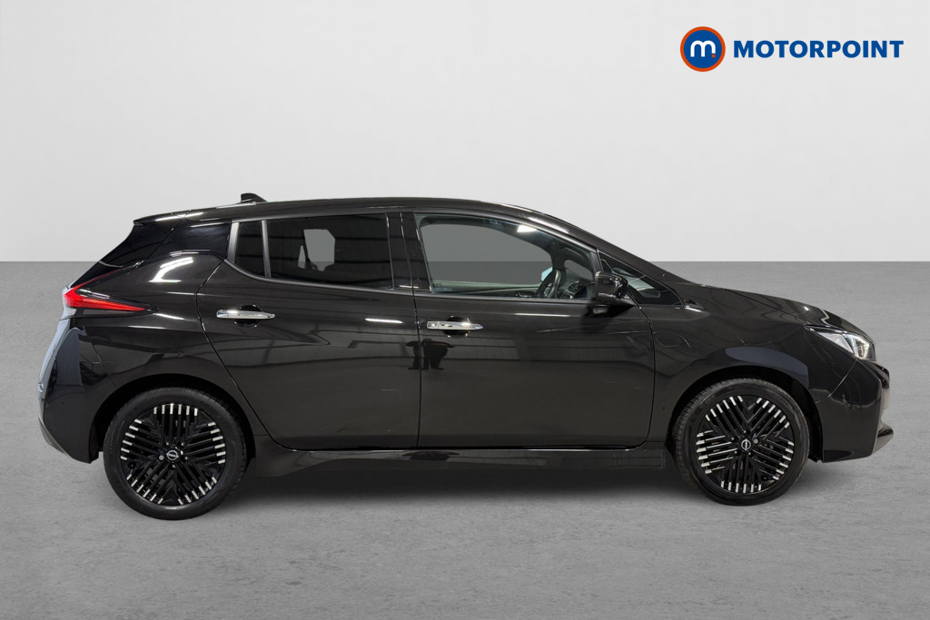 Nissan Leaf N-Connecta Automatic Electric Hatchback - Stock Number (1589309) - Drivers side