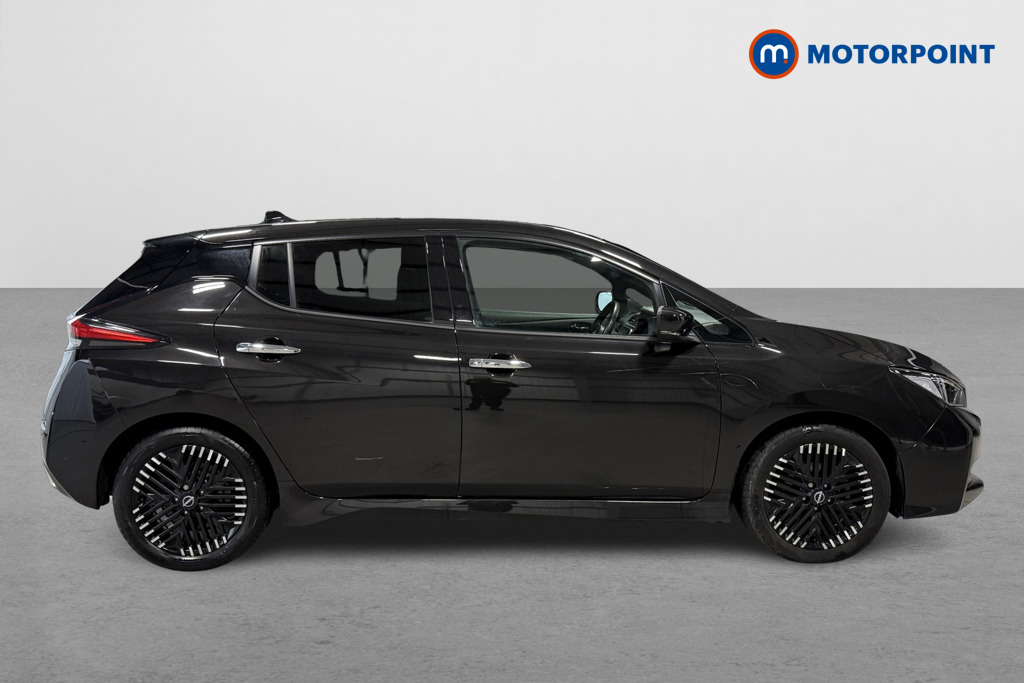 Nissan Leaf N-Connecta Automatic Electric Hatchback - Stock Number (1589311) - Drivers side