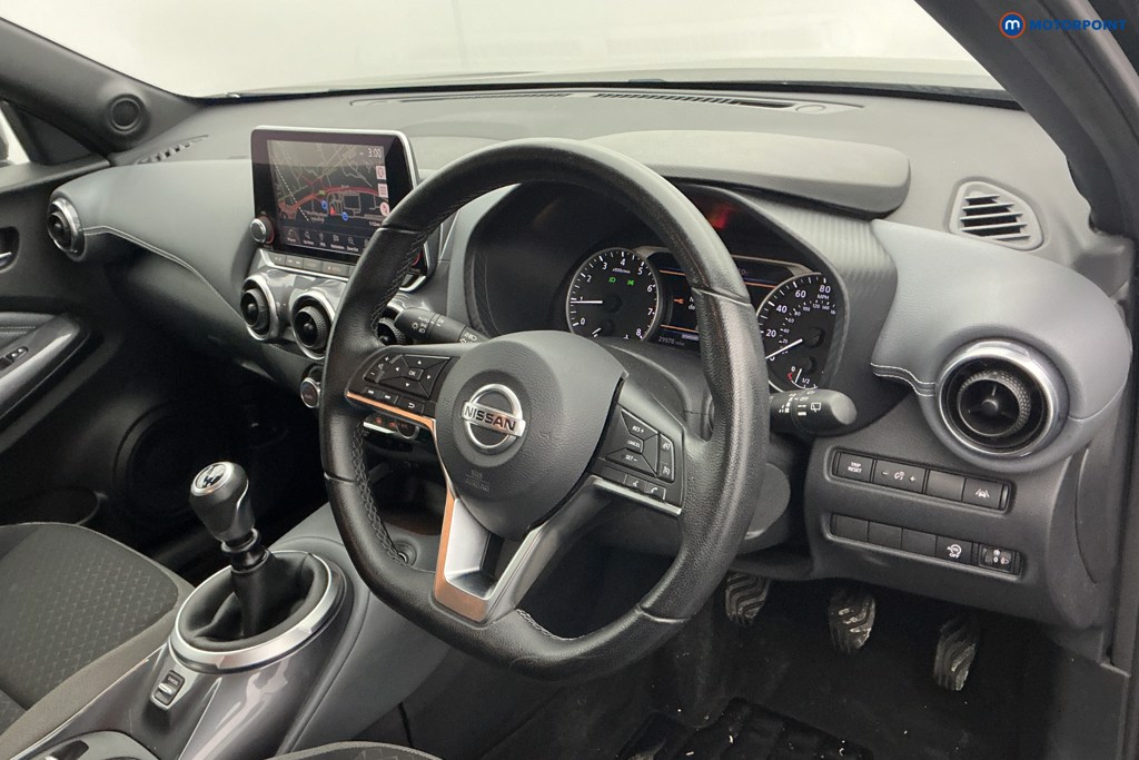 Nissan Juke N-Connecta Manual Petrol SUV - Stock Number (1589406) - 7th supplementary image