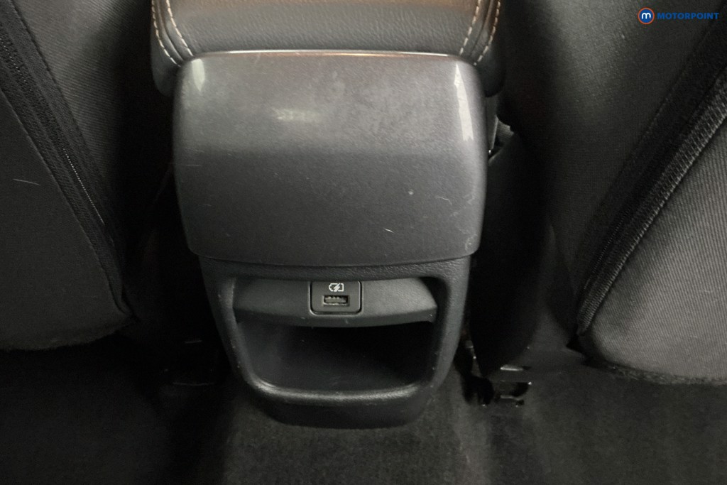 Nissan Juke N-Connecta Manual Petrol SUV - Stock Number (1589406) - 10th supplementary image