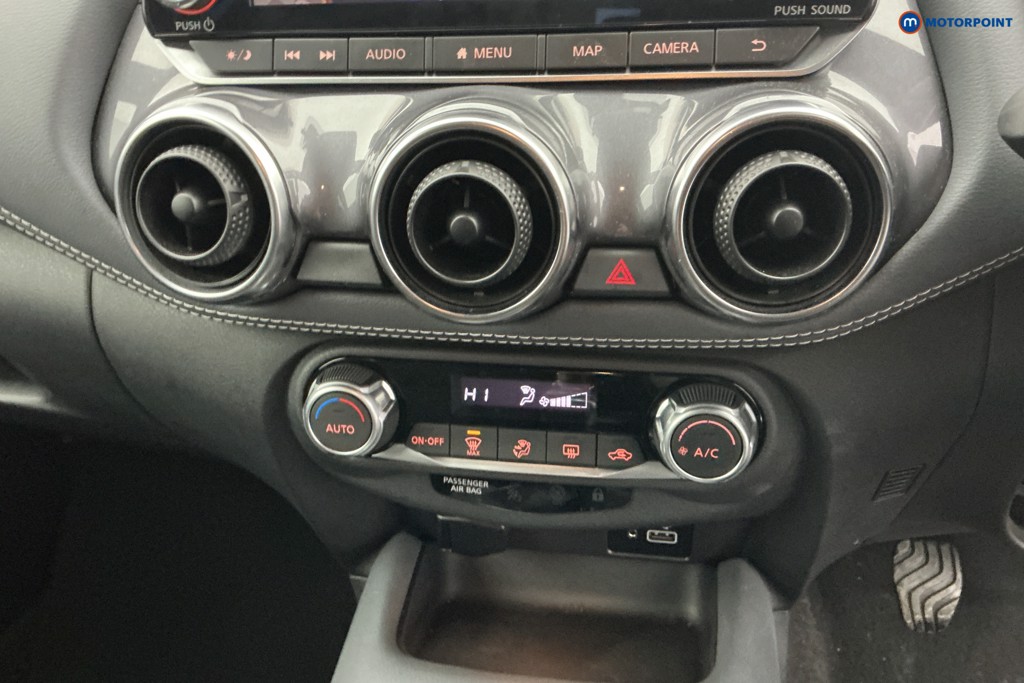 Nissan Juke N-Connecta Manual Petrol SUV - Stock Number (1589406) - 17th supplementary image