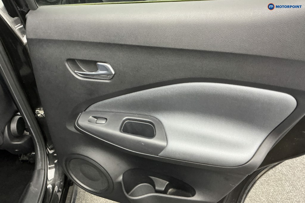 Nissan Juke N-Connecta Manual Petrol SUV - Stock Number (1589406) - 24th supplementary image