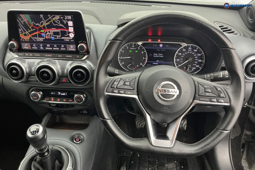 Nissan Juke N-Connecta Manual Petrol SUV - Stock Number (1589406) - 1st supplementary image