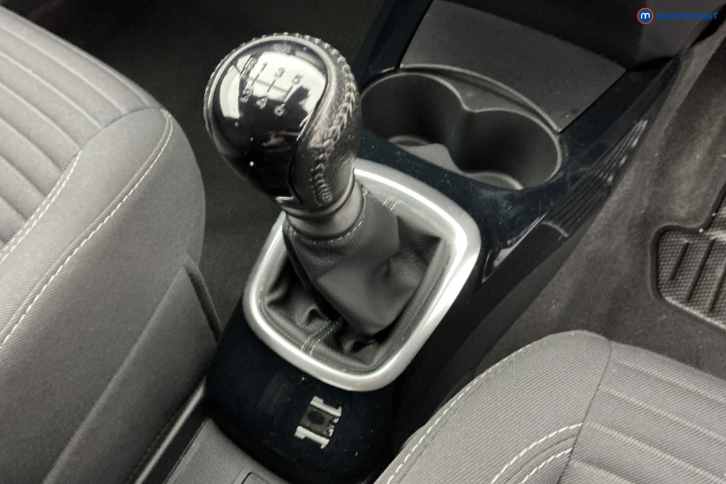 Toyota Yaris Bi-Tone Manual Petrol Hatchback - Stock Number (1589419) - 13th supplementary image