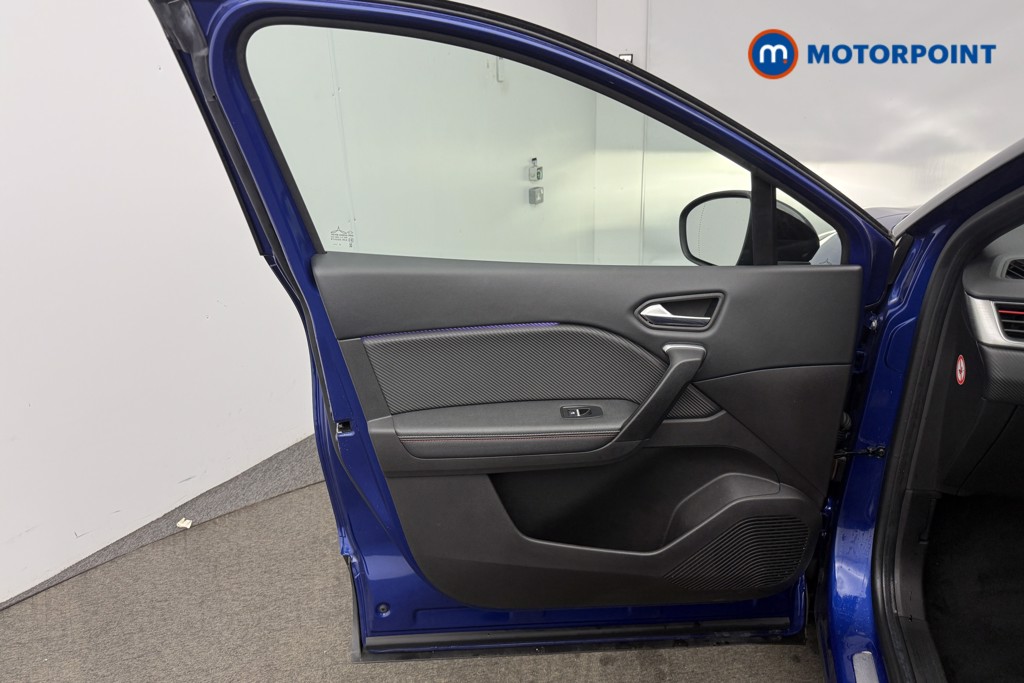 Renault Captur R.S. Line Manual Petrol SUV - Stock Number (1591755) - 4th supplementary image