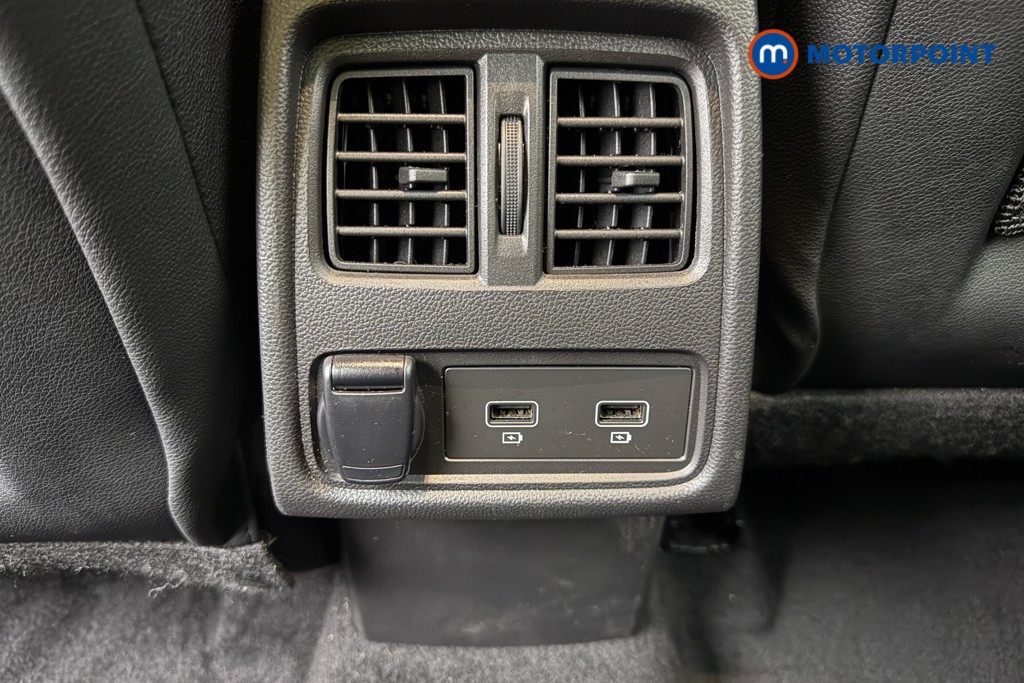 Renault Captur R.S. Line Manual Petrol SUV - Stock Number (1591755) - 7th supplementary image