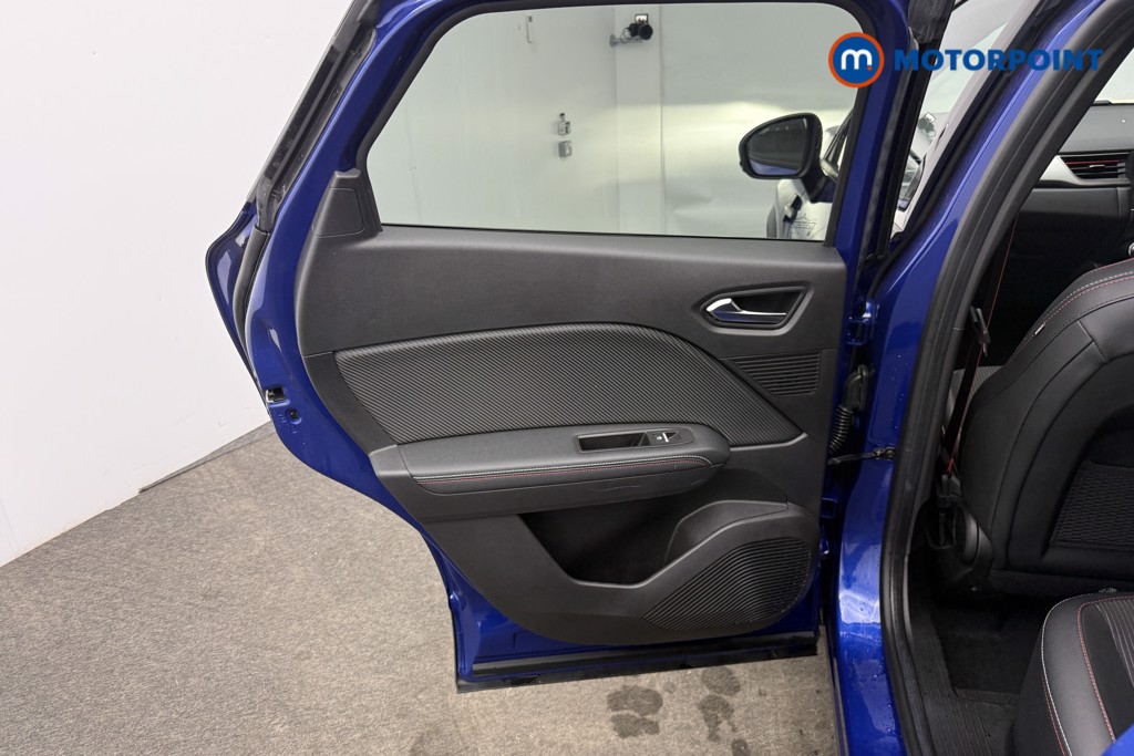 Renault Captur R.S. Line Manual Petrol SUV - Stock Number (1591755) - 8th supplementary image