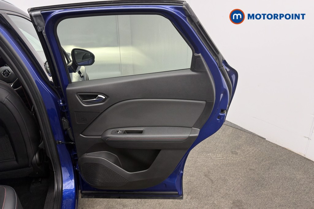 Renault Captur R.S. Line Manual Petrol SUV - Stock Number (1591755) - 17th supplementary image