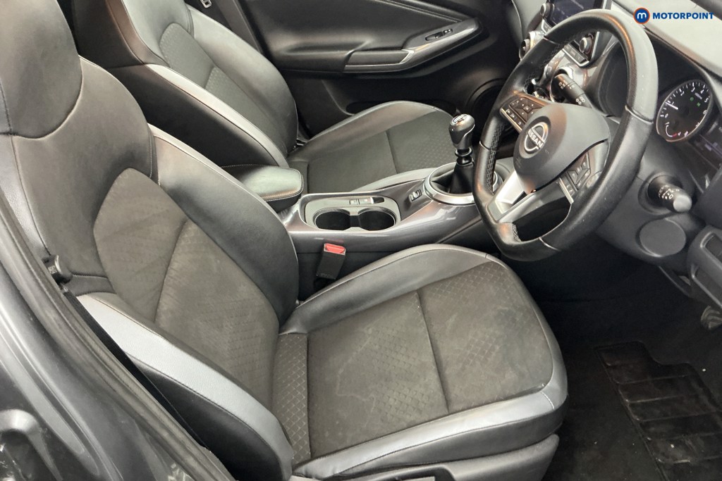 Nissan Juke N-Connecta Manual Petrol SUV - Stock Number (1591807) - 5th supplementary image