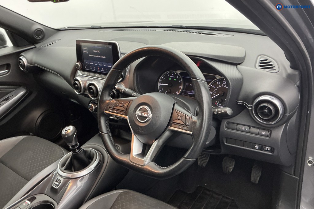 Nissan Juke N-Connecta Manual Petrol SUV - Stock Number (1591807) - 7th supplementary image