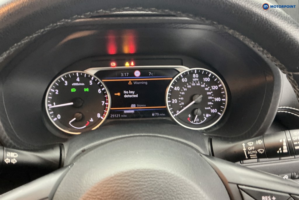 Nissan Juke N-Connecta Manual Petrol SUV - Stock Number (1591807) - 9th supplementary image